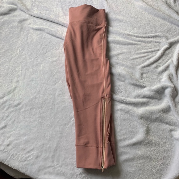 Pink 3/4 length leggings - Picture 3 of 3